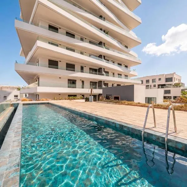 VIVASTAY Casablanca - Élégant 2 Chambres CFC avec Piscine et Salle de Sport, hotel i Casablanca