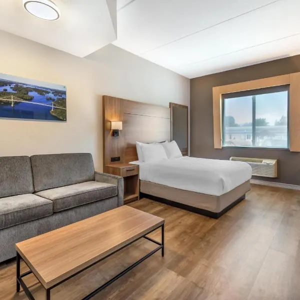Best Western Plus 1000 Islands Hotel & Suites- Newly Renovated, hotel a Gananoque
