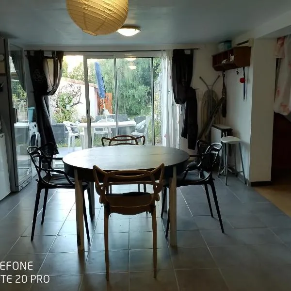 Entre vignes et garrigue, hotel a Saint-Drézéry