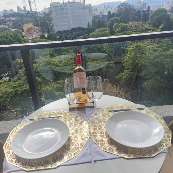 Studio inteiro completo com ar condicionado, bairro Pinheiros, próximo metrô Clínicas