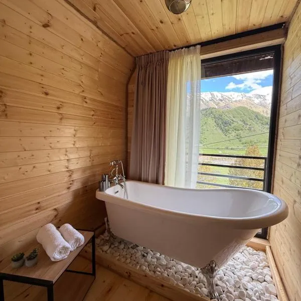 Tera Cottages kazbegi, hotel u gradu Kazbegi