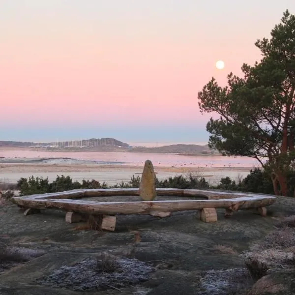 Färjås Yogaretreats B&B - Sea, Nature and Silence, готель у місті Vallda