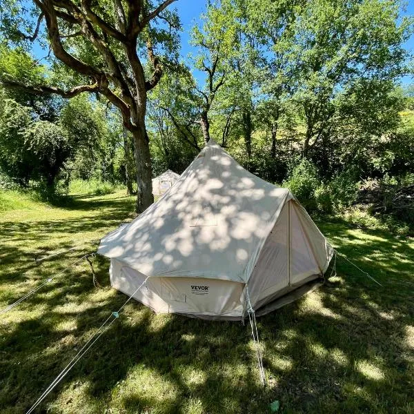 Tente bivouac en pleine nature et Guinguette, ξενοδοχείο σε Idrac-Respailles