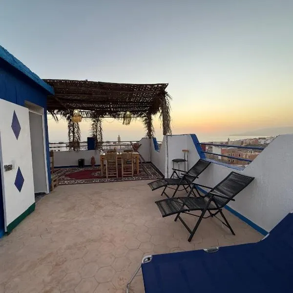 Waves House Tamraght - Surf & Chill Hostel, hotel in Tamraght Ouzdar