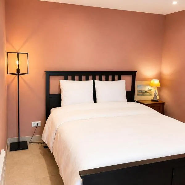 La nichée – hotel w mieście Montanay