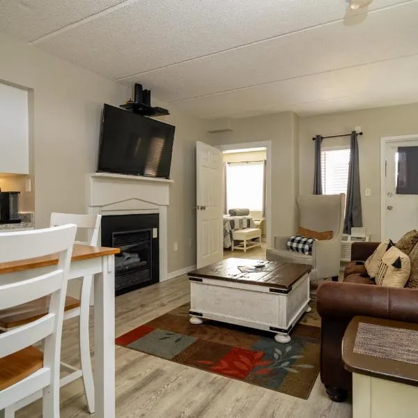 Condo in Gatlinburg very peaceful - 10 min Walk to Main Strip, khách sạn ở Gatlinburg