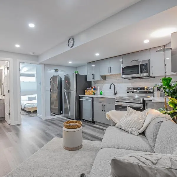 The grey Haven Soft Neutral and Modern Comfort, ξενοδοχείο στο Σασκατούν
