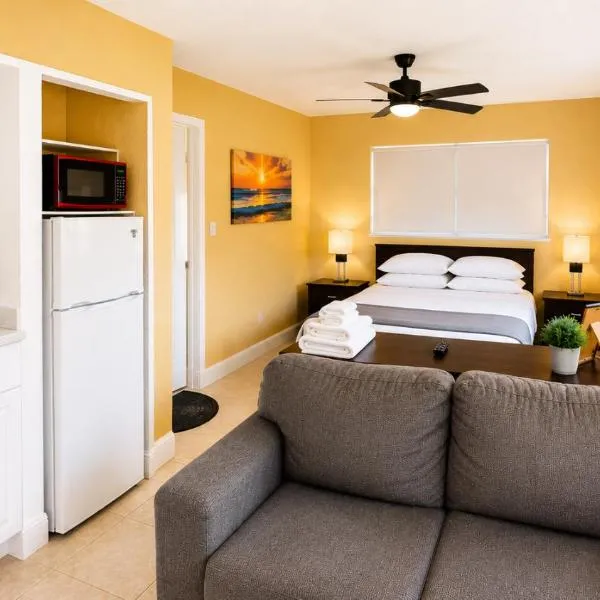 Private Guest Suite with Separate Entrance & Kitchen, khách sạn ở Lauderdale Lakes