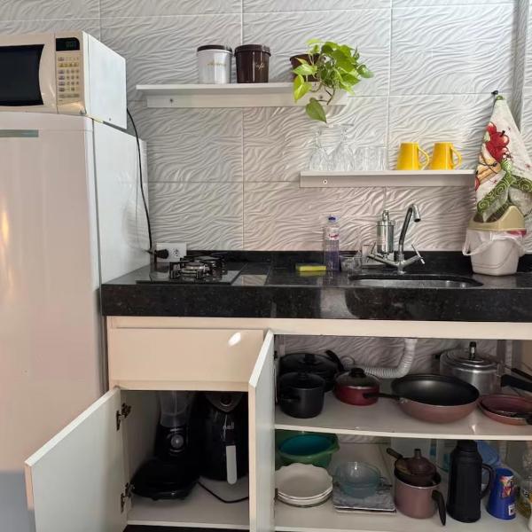 Nº 02 -Mini apt 5 min centro garagem, ar e cozinha - Foto 4