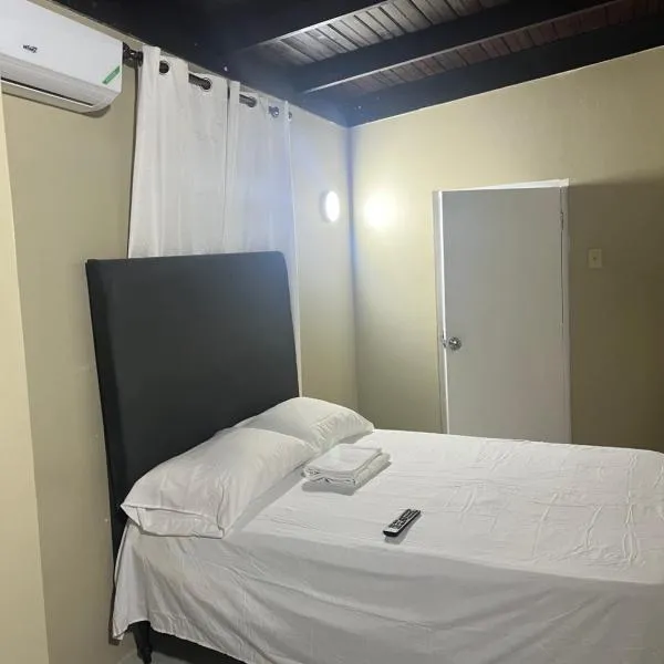 Manor Villas, hotel in Kingston