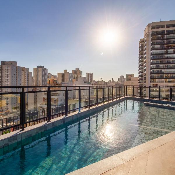 ROOFTOP COM PISCINA - AC ao lado do metrô SANTA CECILIA