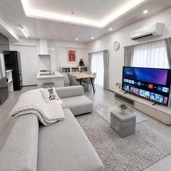 Room 701 Large 3LDK 98sqm Near Namba Big Balcony Ideal for Groups and Long Stay, hotel u Osaki