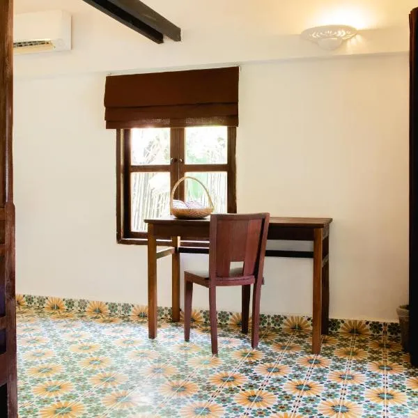 Sambor Village Hotel, hotel u gradu Kompong Tom