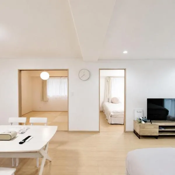 Room 501 Japanese Tatami 3LDK 75sqm Near Namba Family Friendly Stay, hotel v destinácii Osaka