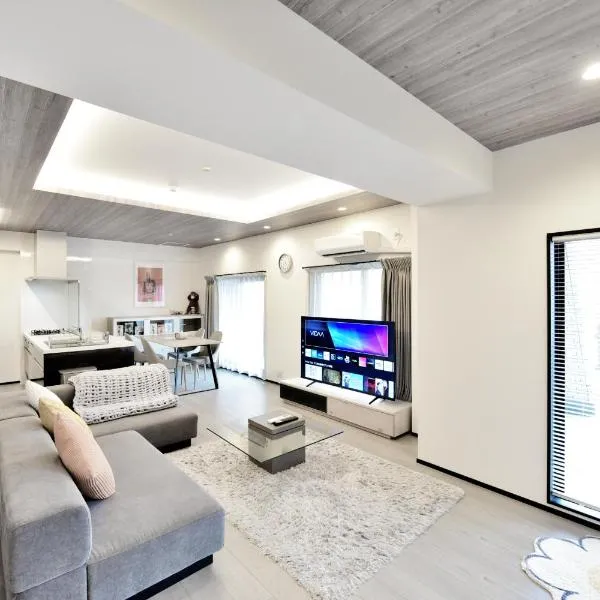 Room 701 Large 3LDK 98sqm Near Namba Big Balcony Ideal for Groups and Long Stay, hotel v destinácii Osaka