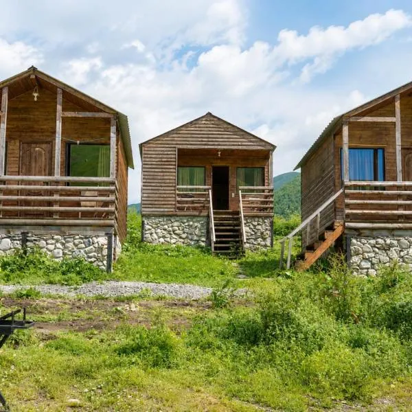 Ushguli Cabins l Cafe, hotel a Ushguli