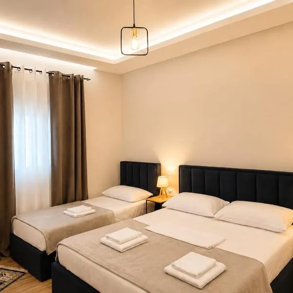 New Apartment close to Sea and Downtown、ヴロラのホテル