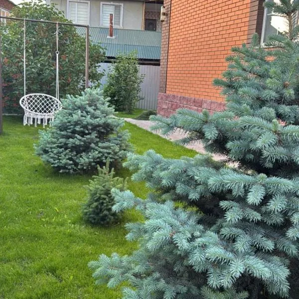 Уютный семейный гостевой дом с 4 спальнями โรงแรมในอัลมาตี
