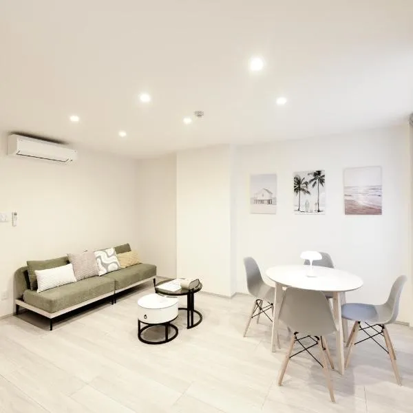 Spacious 56sqm Family Apartment Namba Dotonbori Kuromon 6 Guests Riverwood 203: Osaka'da bir otel