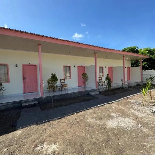 Pink House Ekas Lombok, hotel v mestu Ekas