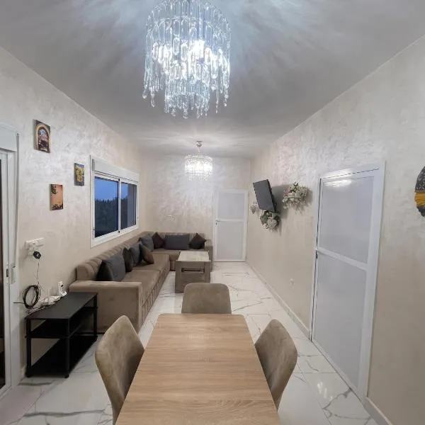 Villa with sea and mountain views, hotel u gradu 'Belyounech '