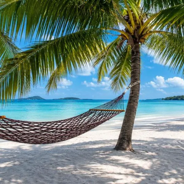 Koh Rong Beach Resort & Bungalows, hotel in Koh Rong Island
