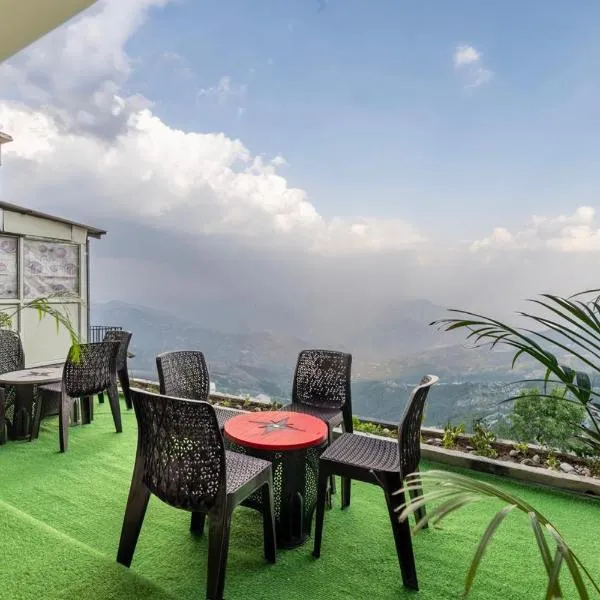 Valley Vista Rooms l Restaurant and Cafe l Forest Treks l Kufri by Exotic Stays, hotel u gradu 'Kūfrī'