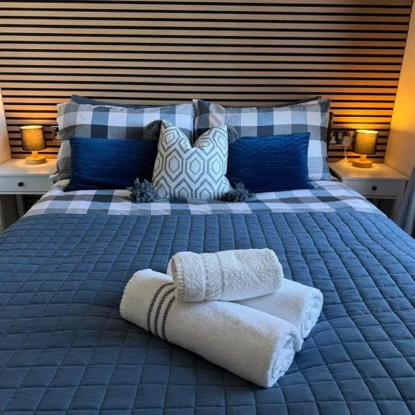 Stylish Leith Residence Tram to Centre & Airport, hotel i Edinburgh