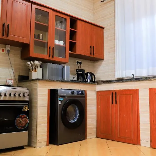Kingram Apartments, хотел в Ентебе
