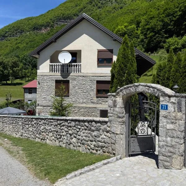 Guest House Vuthaj, hotel in Vusanje