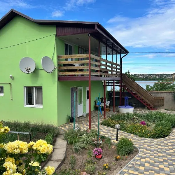 Зелений двір, Hotel in Wapnjarka