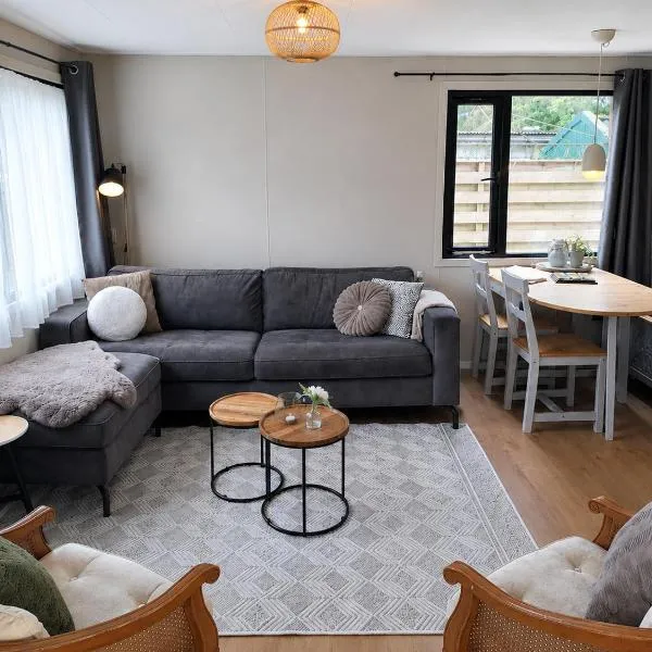 Sfeervol Chalet - Gelegen In bosrijkgebied van Drenthe - Rust en Natuur, khách sạn ở Eext