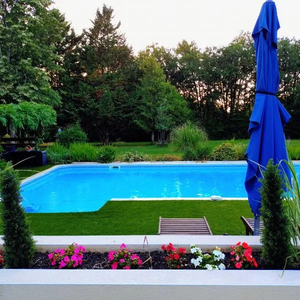 La Maison Des Beaux Jardin, hotel in Loubès-Bernac