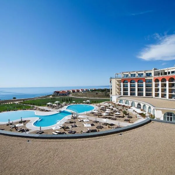Lighthouse Golf & Spa Hotel - Mineral Pools, All Inclusive & Beach Access, hotel u gradu Balčik
