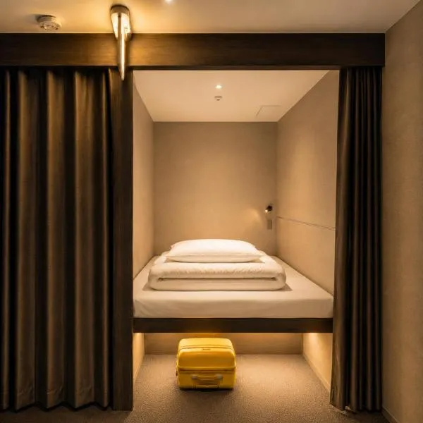 OstelloMaree 오스텔로마레 신사역5분, khách sạn ở Seoul