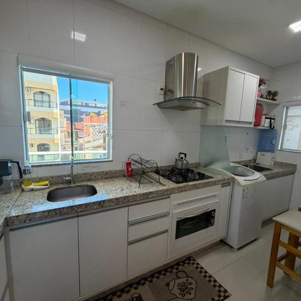 A15 - APARTAMENTO 2 DORMITÓRIOS NO CENTRO DE BOMBINHAS ALUGUEL DE TEMPORADA - Foto 4