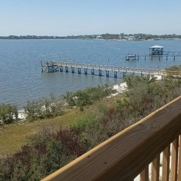 Seahorse Landing #503 Gulf Front Vacation Condo, hotel in Cedar Key
