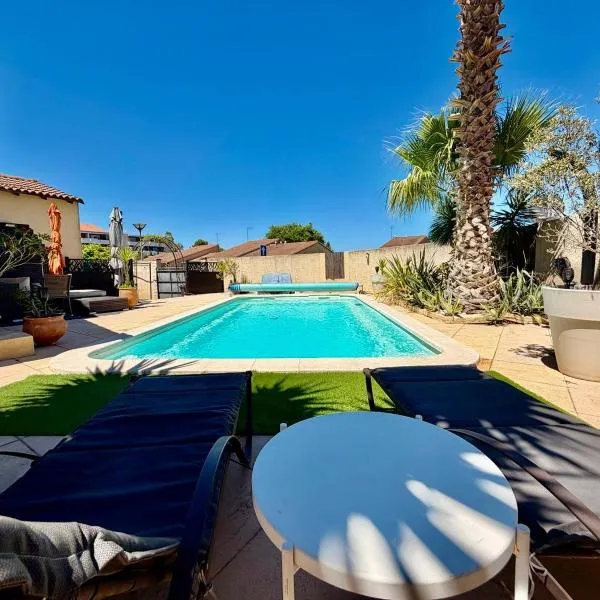 Havre de paix en Provence Piscine Jacuzzi 8 couchages، فندق في مارتيغ