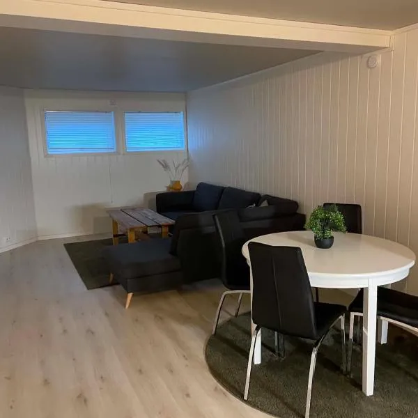 Modern basement apartment, 65 square meters, ξενοδοχείο στην Άλτα