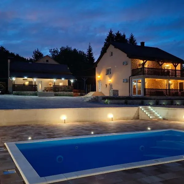 Jakiland house Plitvice Lakes, хотел в Кореница
