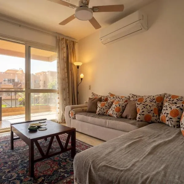 396 Blumar Chalet North Coast Sidi-abdelrahman families & couples only, hotel v destinaci El Alamein
