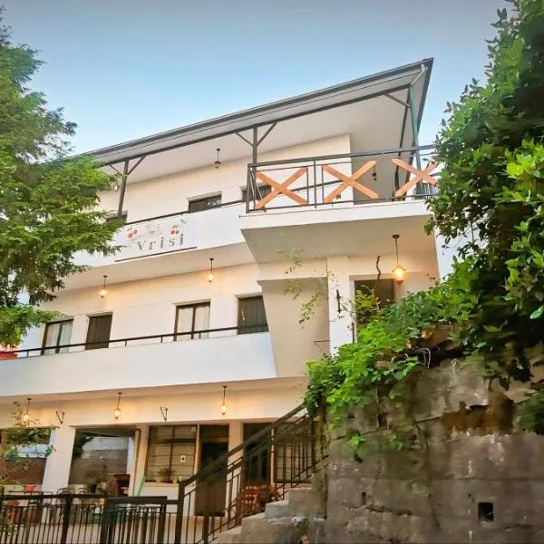 Vrisi Guest House, hotel v mestu Pedoulas