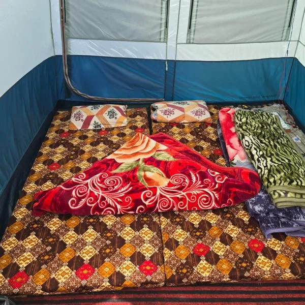 Brown bear camping gurez: Kanzalwan şehrinde bir otel