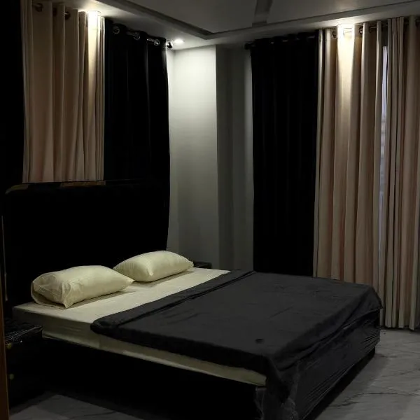 Vibe Inn apartments, hotel u gradu Lahore