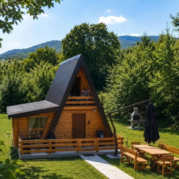 Wooden House Šapat sela, hotel in Podgorica