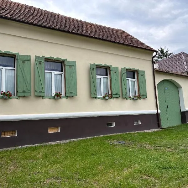 Chalet Giuel – hotel w mieście Bărcuţ
