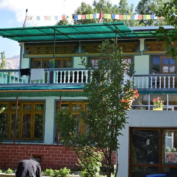Larikha stay chumpa, Hotel in Leh