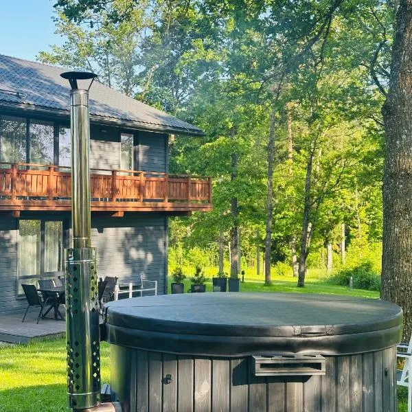 Brīvdienu māja Sniegi, hotel u gradu 'Madona'