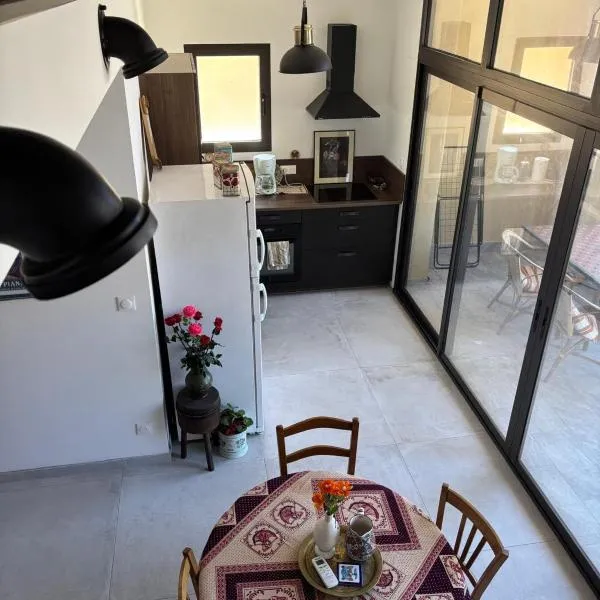 Charming loft in Cozzano, hotel u gradu Cozzano