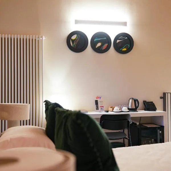 Albergo Diffuso Ginevra Boutique Rooms - Palazzo Leosini - Residenze D'Epoca, khách sạn ở LʼAquila